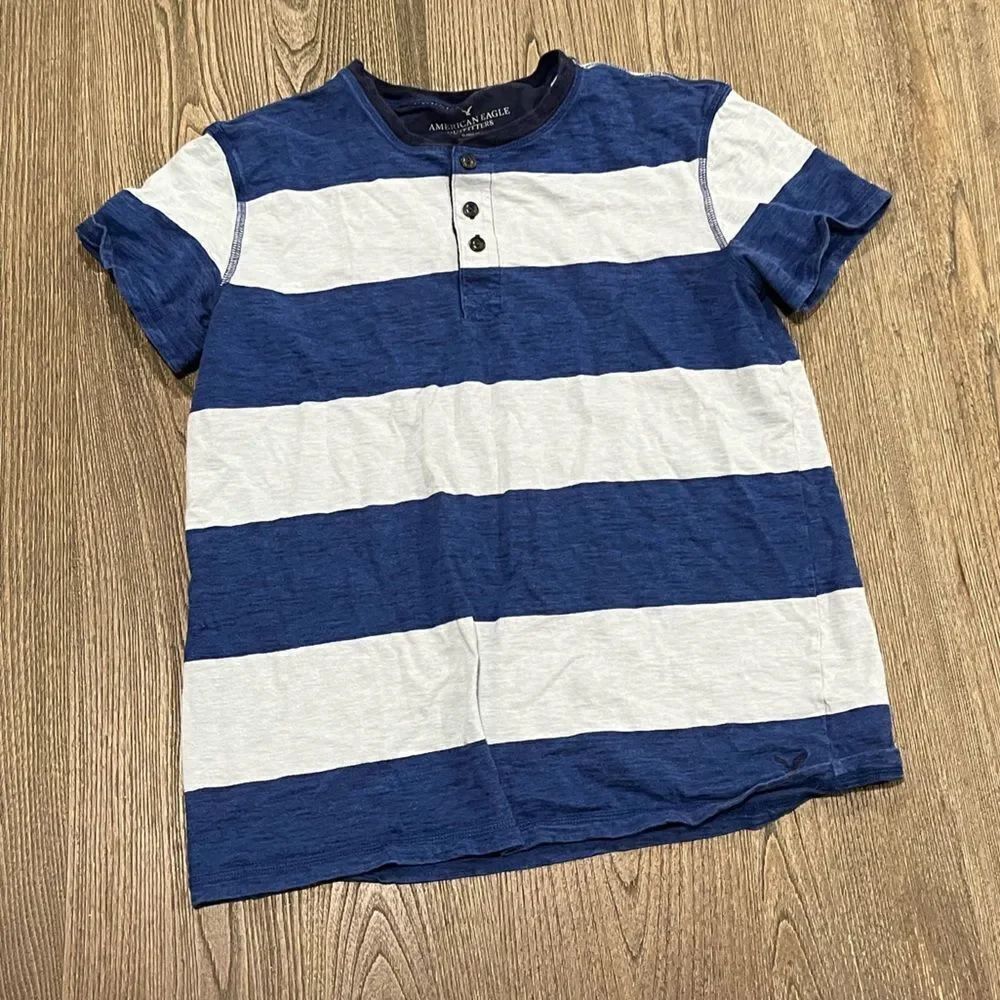 American Eagle Mens M Polo Shirt Striped Print Crew Neck Button Front White\Blue